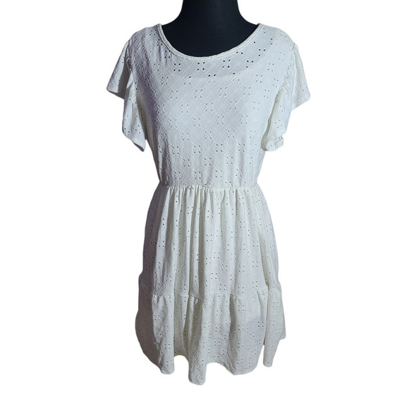 tiffany & Grey Dresses & Skirts - Tiffany & Grey casual crewneck dress short sleeve color white sz L